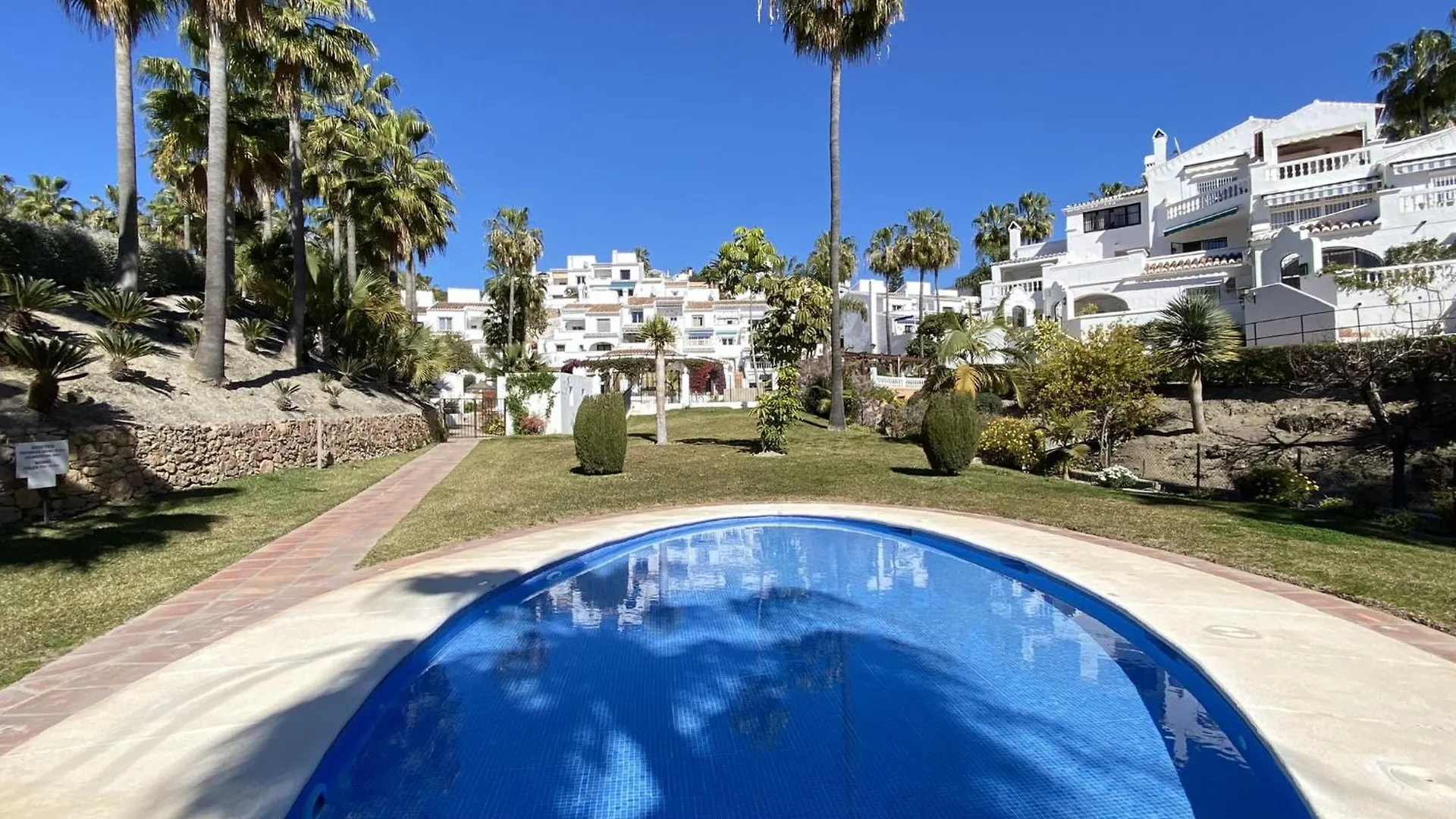 Oasis De Capistrano Rabat 28 By Casasol Apartman Nerja Spanyolország